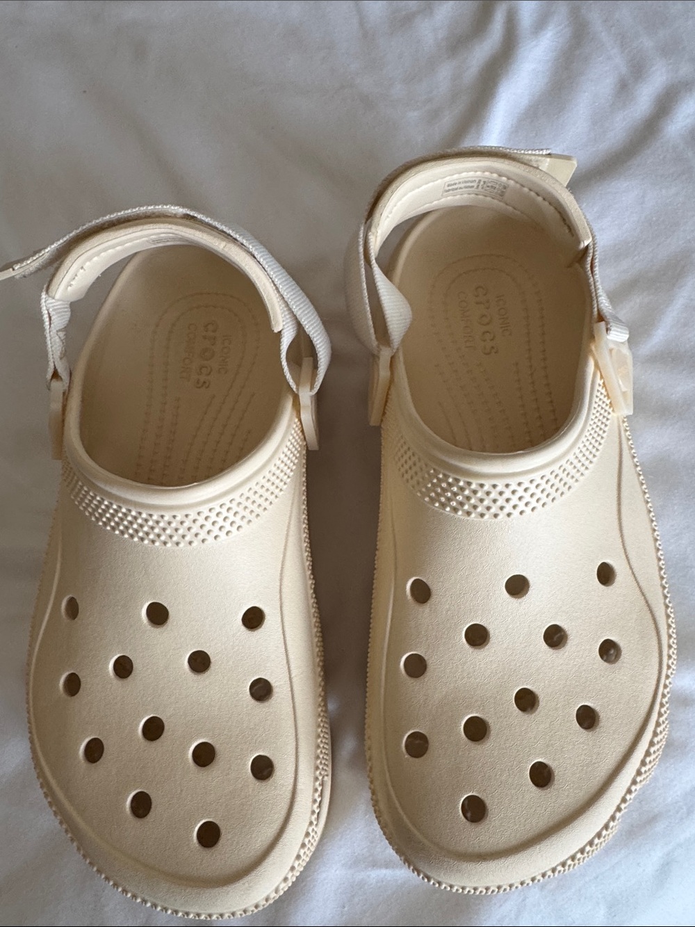 CROCS Classic Hiker Xscape Clog Vanilla Cream Unisex Women’s 9/
Men’s 7